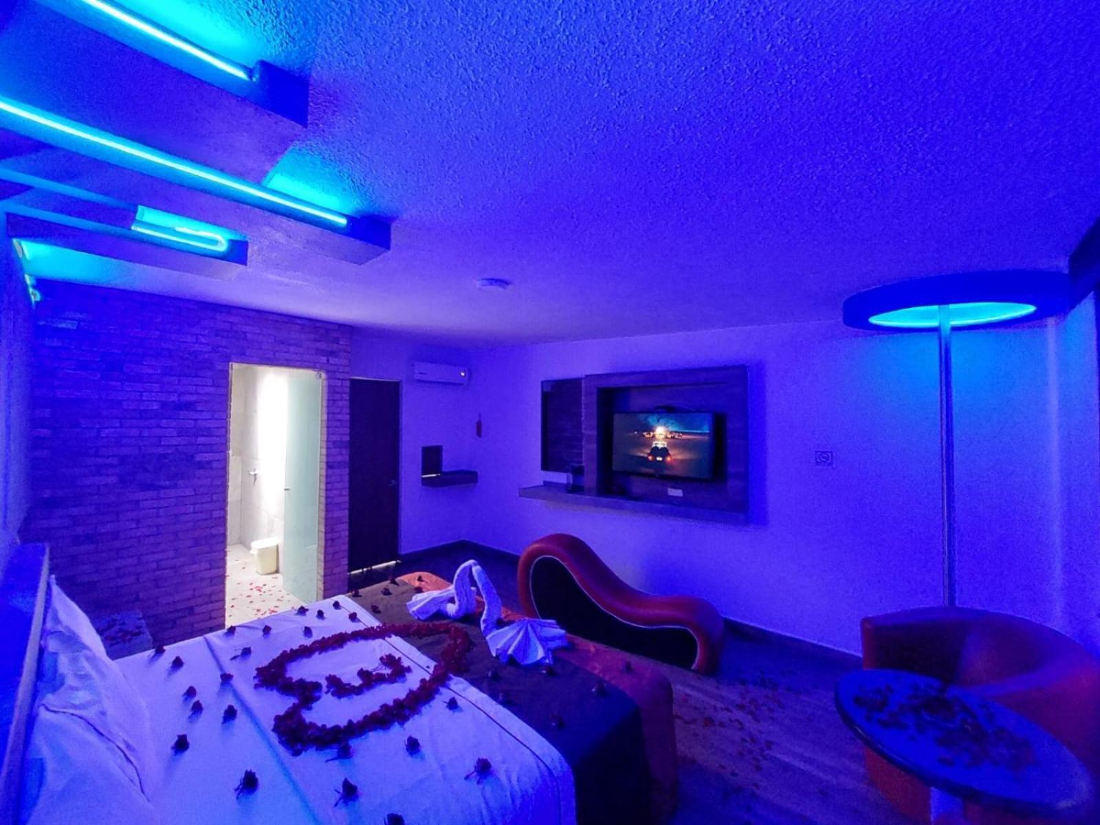 Hotel Bataclan Temixco Exterior photo
